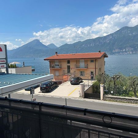 Lake View With Aircon - 5 Minutes From The Beach! Brenzone sul Garda Exterior photo