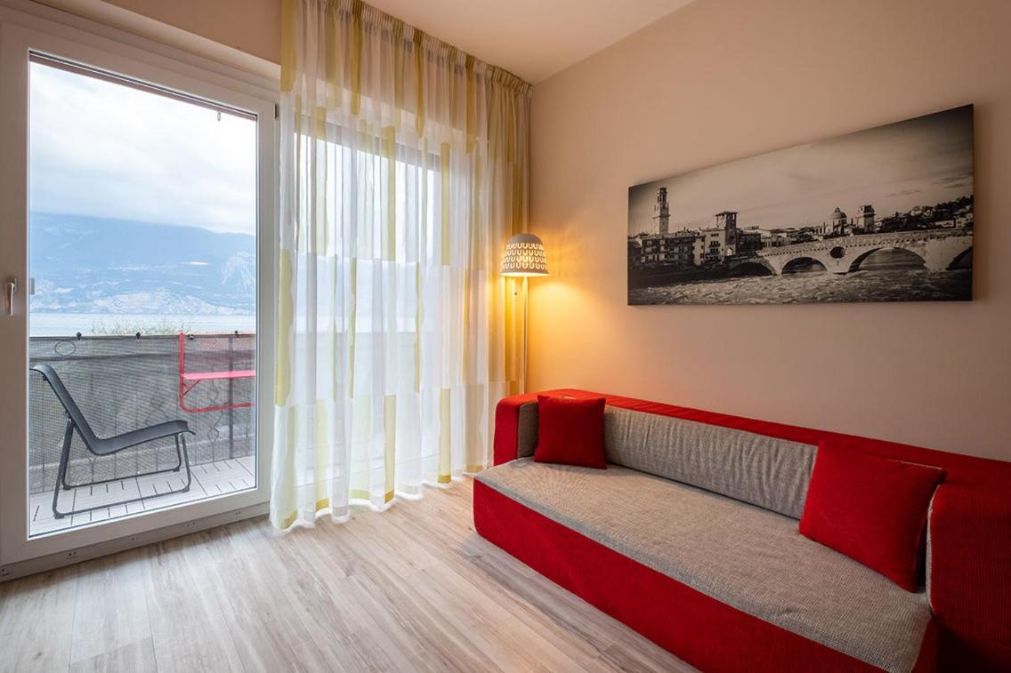 Lake View With Aircon - 5 Minutes From The Beach! Brenzone sul Garda Exterior photo