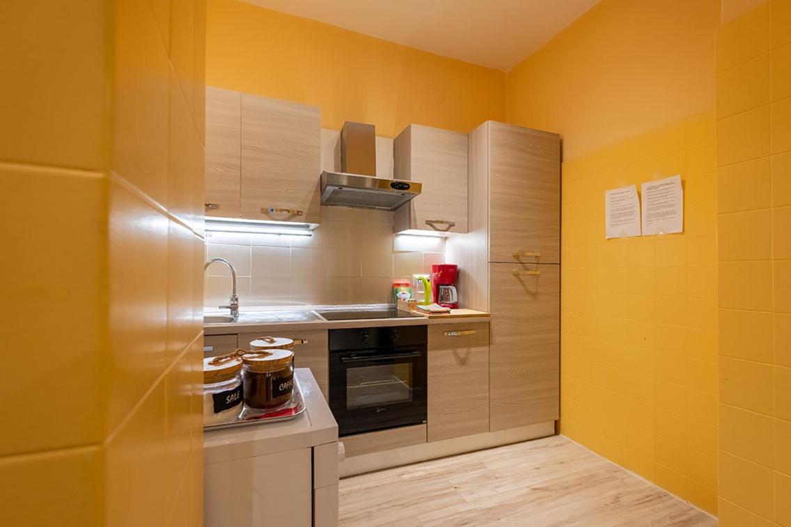 Lake View With Aircon - 5 Minutes From The Beach! Brenzone sul Garda Exterior photo