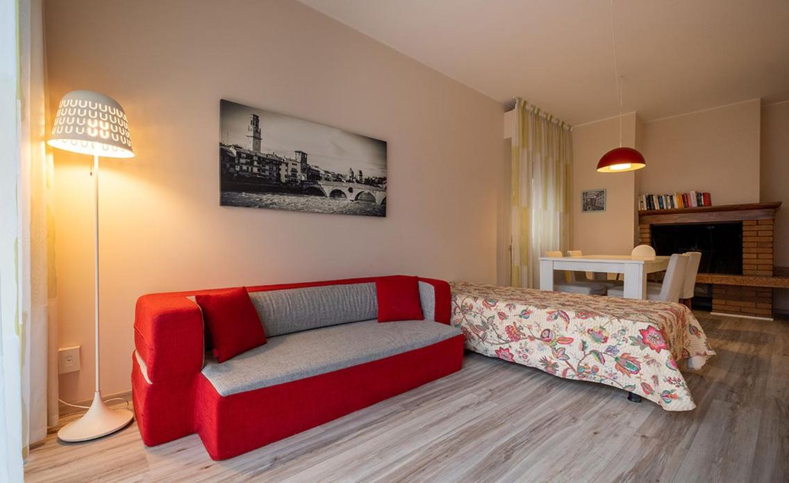 Lake View With Aircon - 5 Minutes From The Beach! Brenzone sul Garda Exterior photo