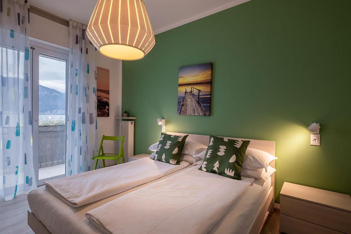 Lake View With Aircon - 5 Minutes From The Beach! Brenzone sul Garda Exterior photo
