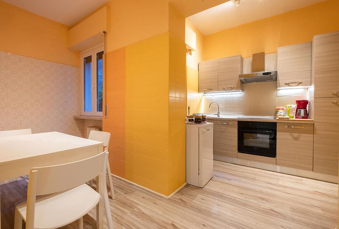 Lake View With Aircon - 5 Minutes From The Beach! Brenzone sul Garda Exterior photo