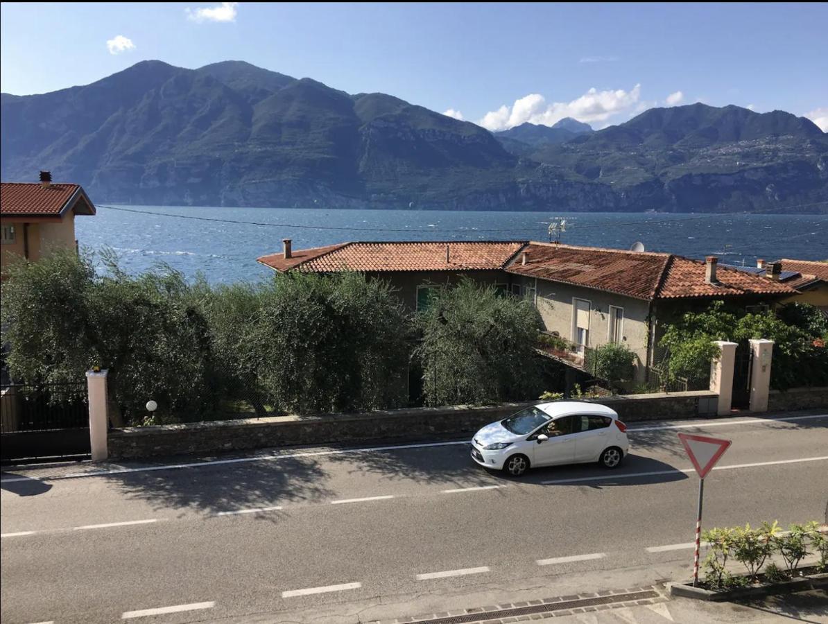 Lake View With Aircon - 5 Minutes From The Beach! Brenzone sul Garda Exterior photo